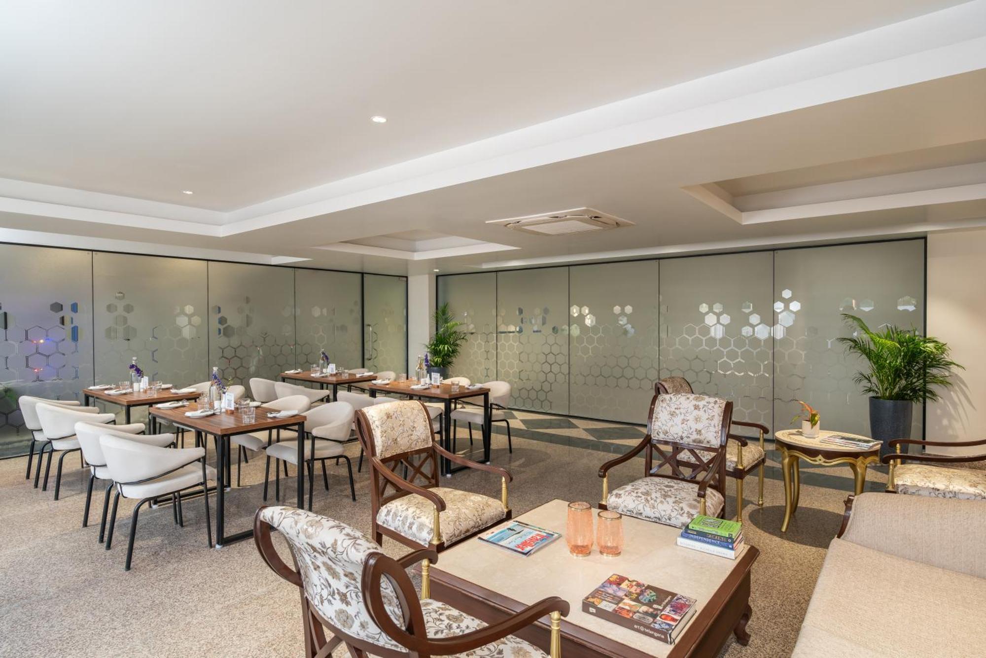 Foxtrail, Sector 42 - Am Hotel Kollection Gurgaon Exterior photo