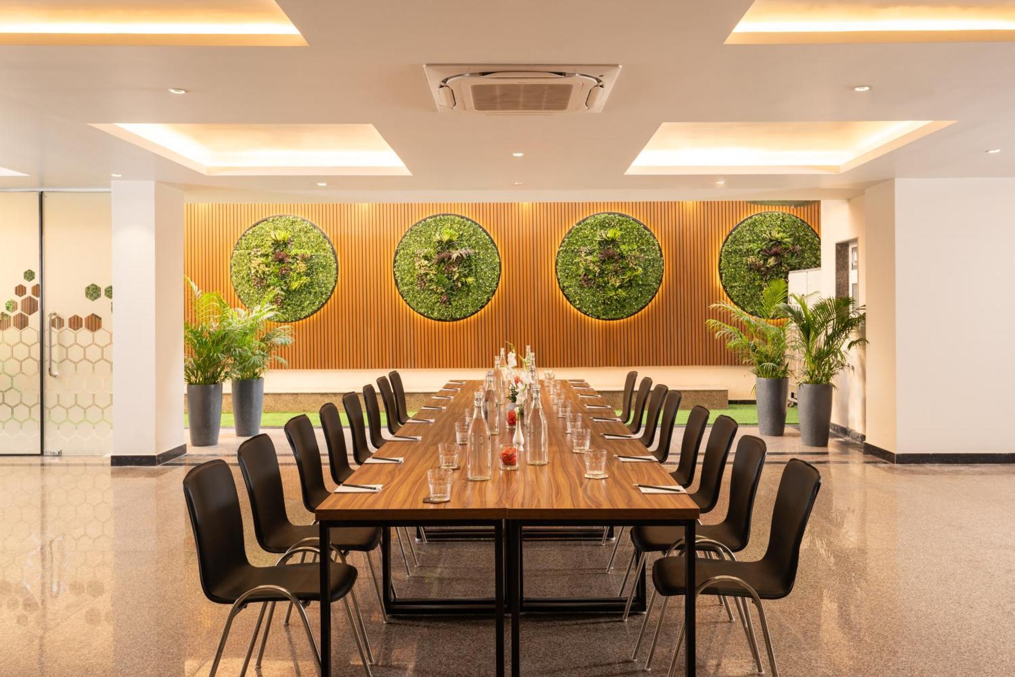 Foxtrail, Sector 42 - Am Hotel Kollection Gurgaon Exterior photo